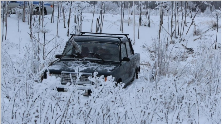 Водитель, скатившийся в кювет в Кировской области, скончался