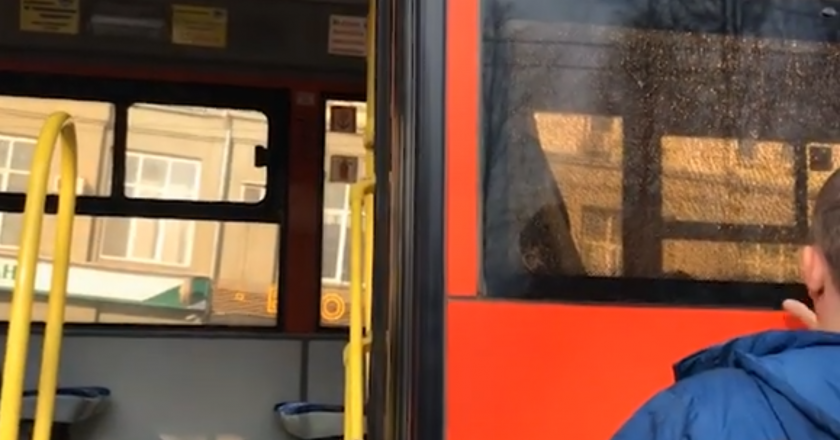 В Кирове обстреляли автобус с пассажирами