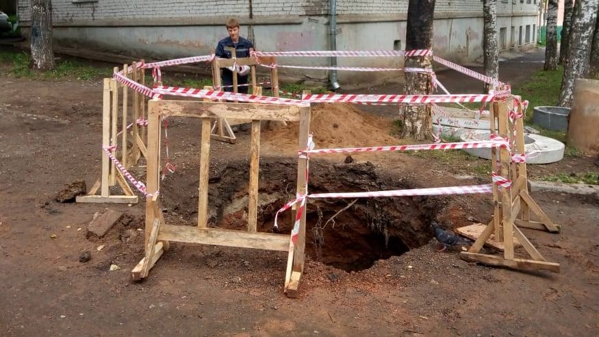 В Кирове мужчина провалился в 4-метровую яму на месте раскопок