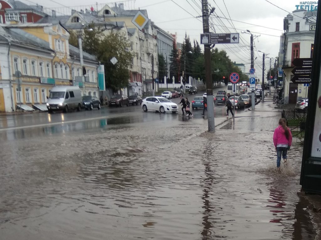 Мэрию просят решить проблему с затоплением улицы Ленина