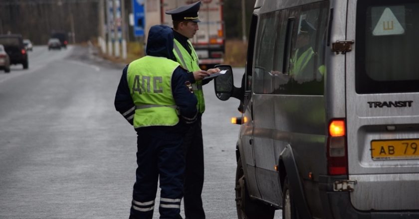 В Кировской области походят проверки водителей автотранспорта, осуществляющих пассажирские перевозки