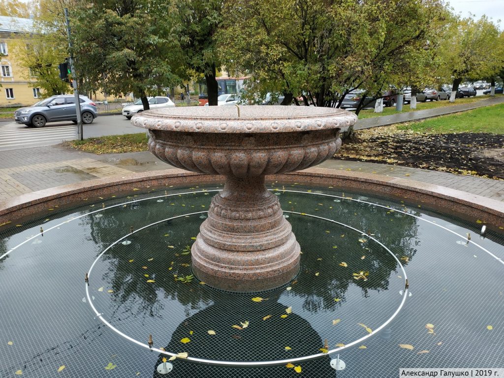 Фото дня: достроен новый фонтан у завода ОЦМ в Кирове