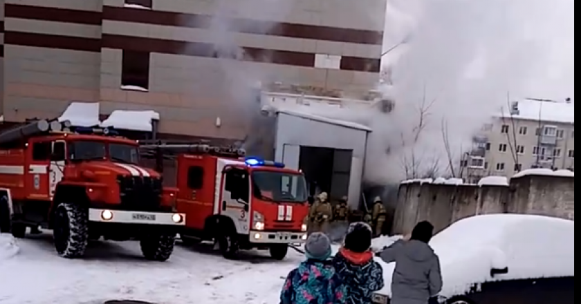 В Кирове горит тц у автовокзала
