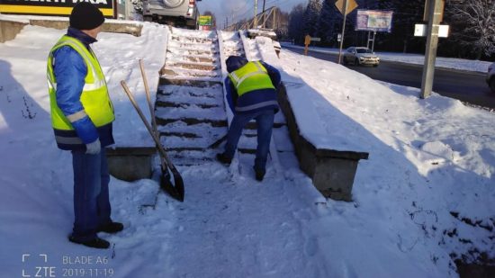 Кировские дорожники за сутки вывезли более 300 кубометров снега