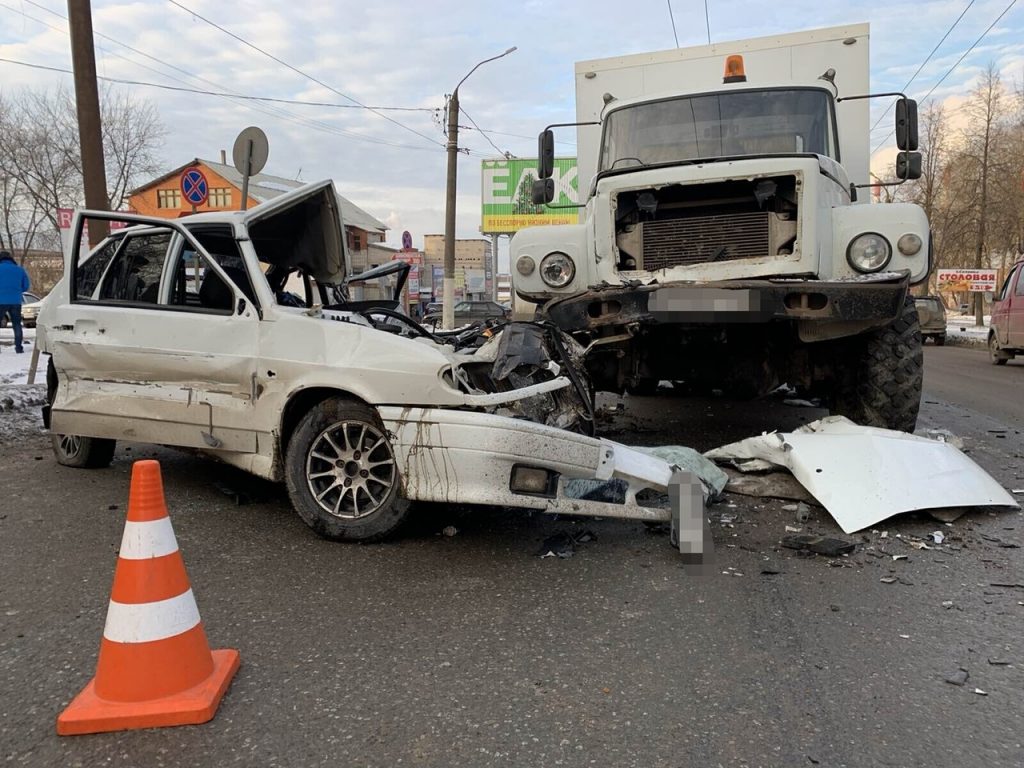 В Кирове в понедельник, 16 декабря, произошло ДТП