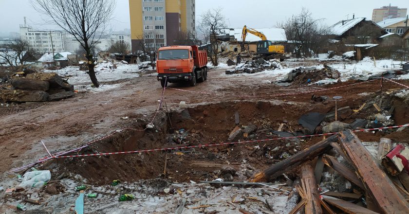 Жители района ОЦМ в Кирове могут провалиться в ямы после сноса домов