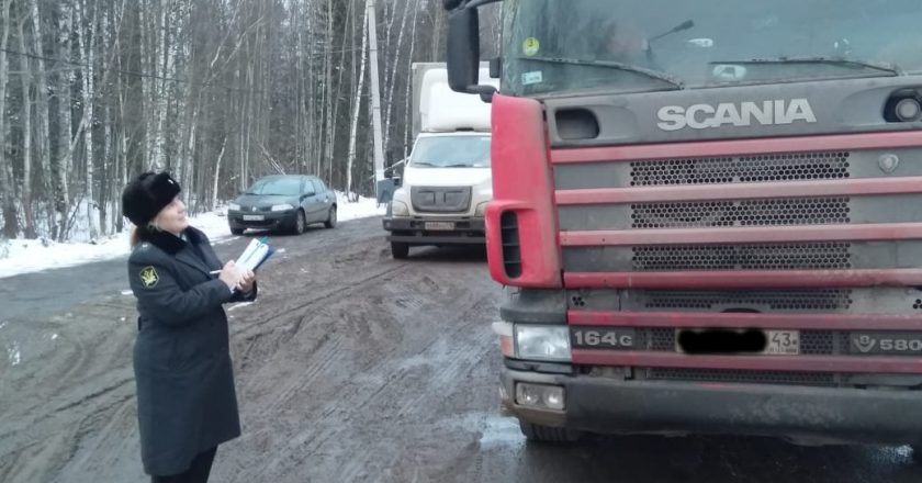 В Кирове водитель остановился по требованию ГИБДД и лишился грузовика