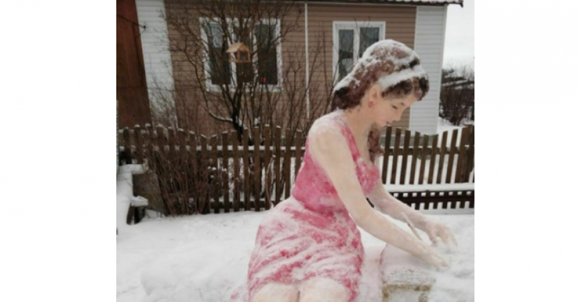 Esquire опубликовал фото снежной скульптуры из Тужи