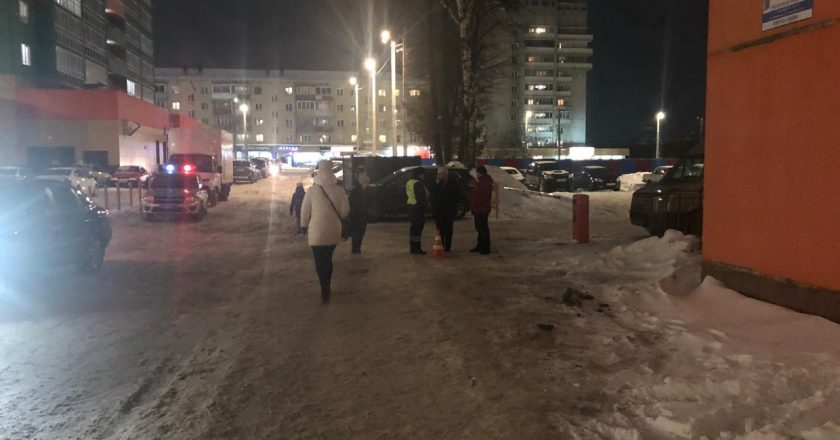 В Кирове неизвестный водитель сбил женщину и уехал
