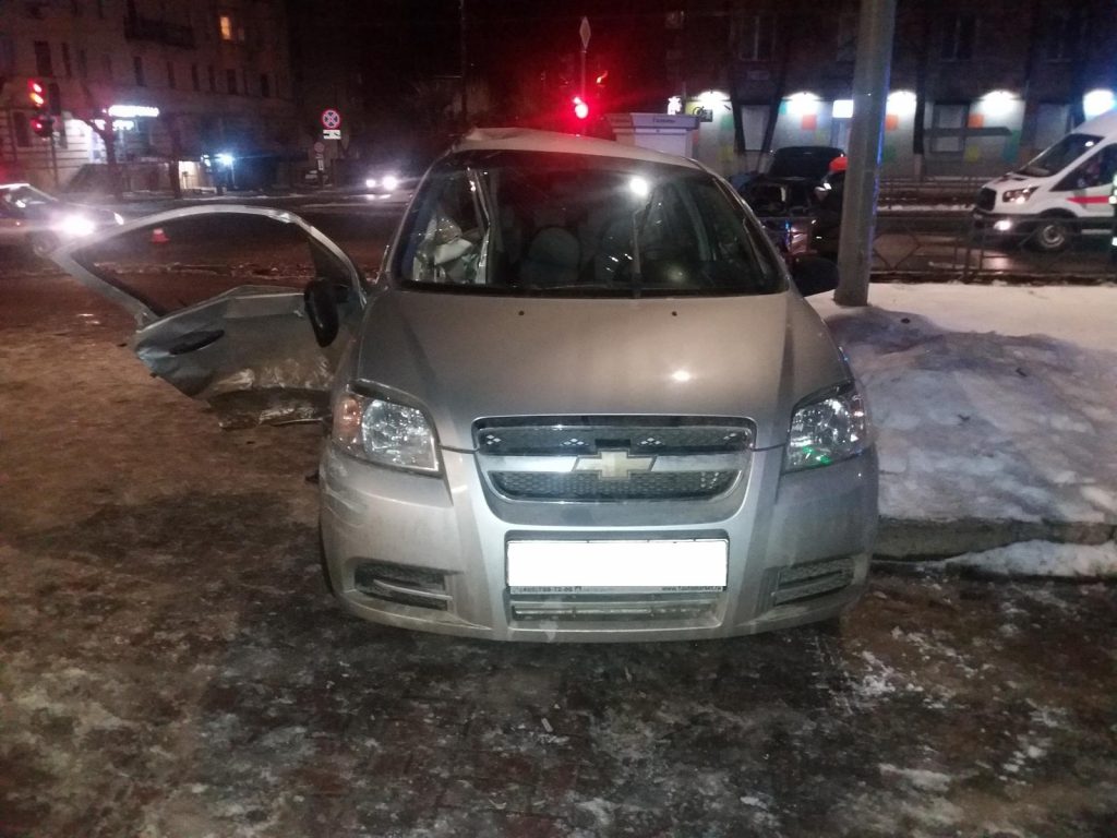 Подросток устроил ДТП с 4 ранеными в Кирове