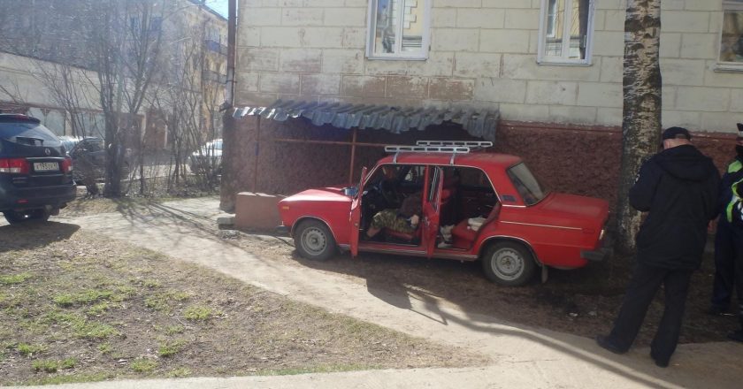 В Кирово-Чепецке 82-летний мужчина умер за рулем «шестерки»