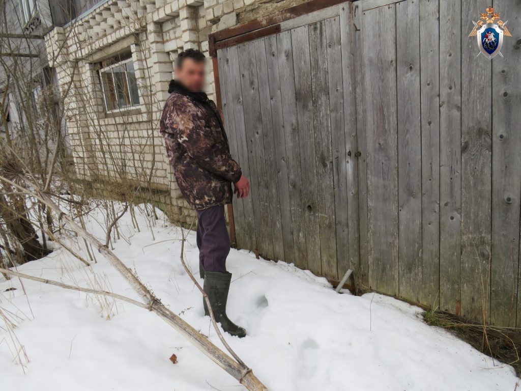 В Кировской области мужчина изрезал подростка ножом