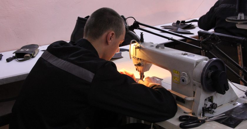 В ИК-11 УФСИН России по Кировской области открылось новое производство по изготовлению сумок