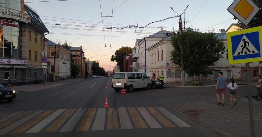 За выходные дни, с 10 по 12 июля, на территории Кировской области произошло 16 ДТП, в которых 29 человек получили травмы, в том числе 9 несовершеннолетних