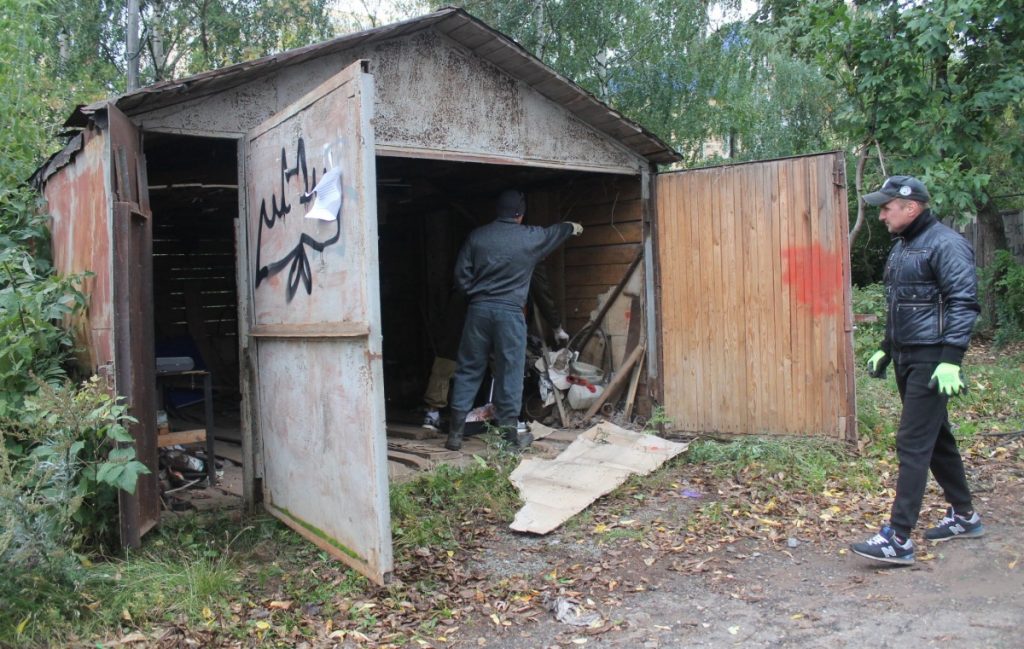В Кирове демонтировали три незаконные постройки