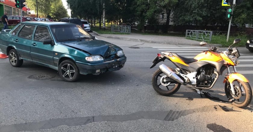 В Кирове в ДТП попал мотоциклист