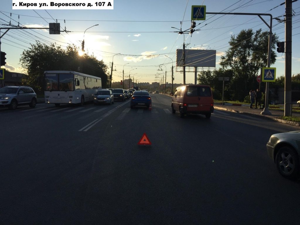 В Кирове на пешеходном переходе сбили школьника