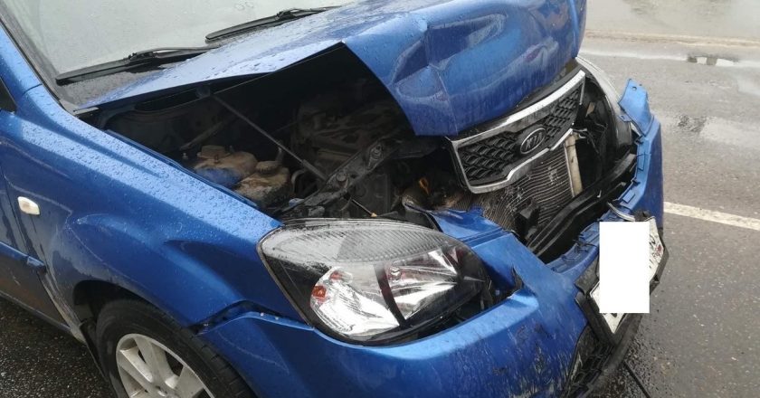 44-летний водитель автомобиля «Киа Рио» совершил столкновение с двигающимся впереди попутным автомобилем «Опель Астра» под управлением 36-летнего водителя.