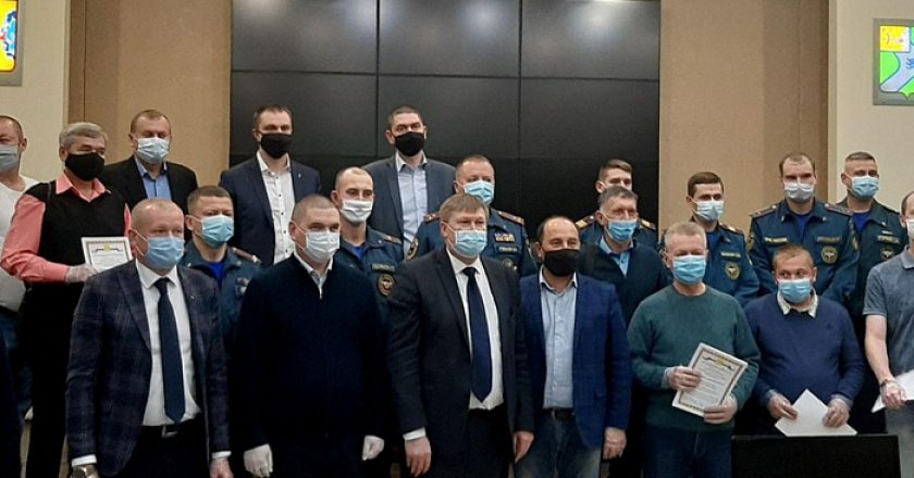 В Кирово-Чепецке наградили рабочих, устранявших аварию на очистных сооружениях