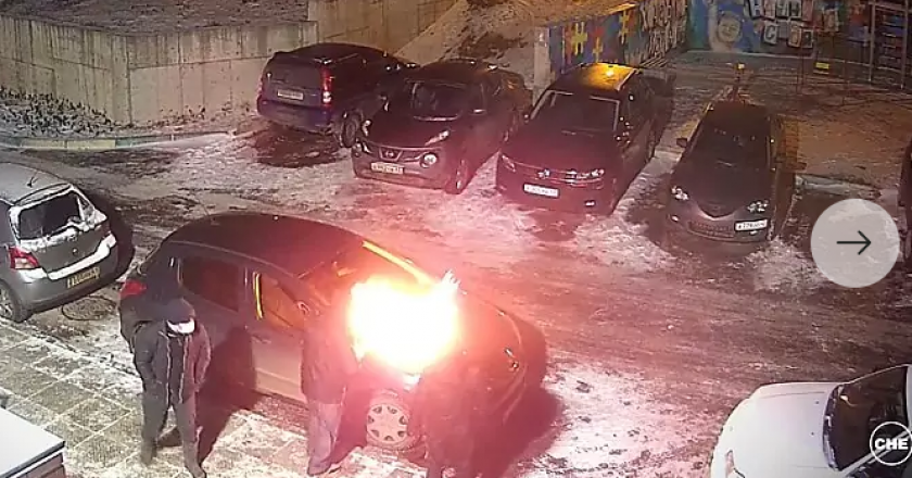 В Кирово-Чепецке неизвестные сожгли автомобиль редактора новостного портала