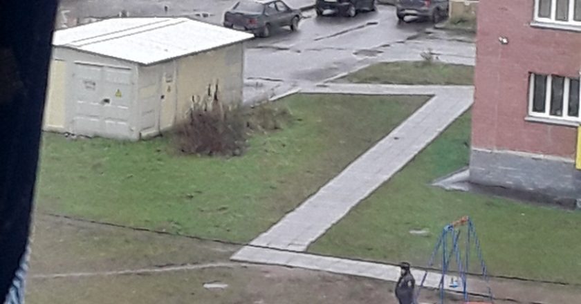 На детской площадке нашли мертвого мужчину