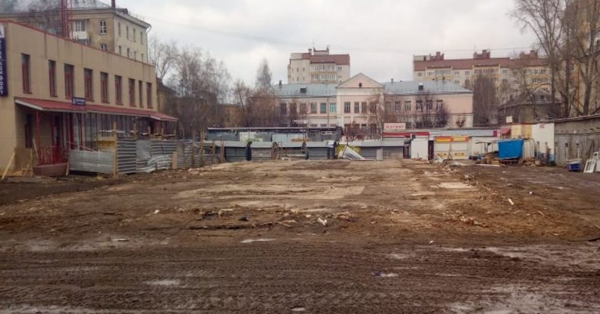 В Кирове полностью снесли старый павильон Октябрьского рынка