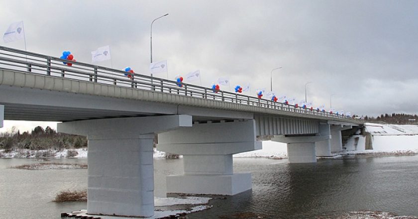 мост через реку Кама в Кировской области. фото правительства региона