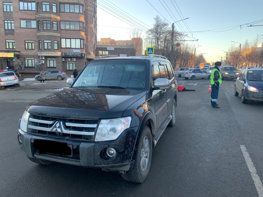 В центре Кирова внедорожник сбил насмерть пешехода