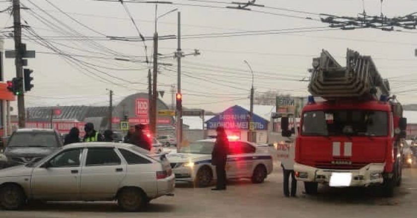 Два человека пострадали в ДТП с пожарной машиной в Кирове