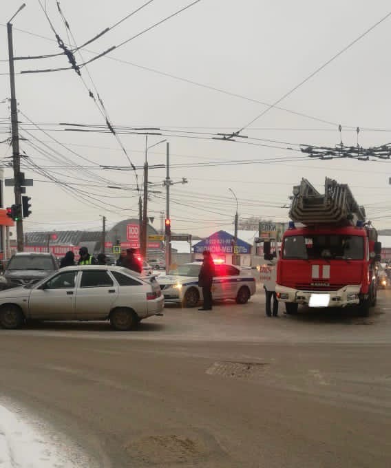 Два человека пострадали в ДТП с пожарной машиной в Кирове