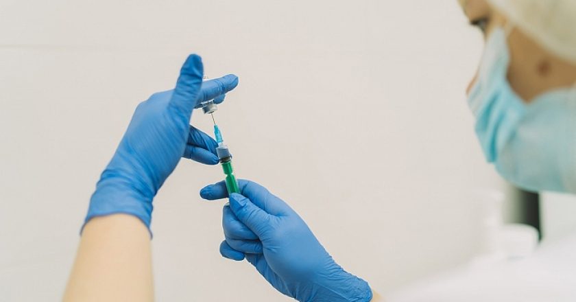 В Кировской области началась вакцинация от коронавируса