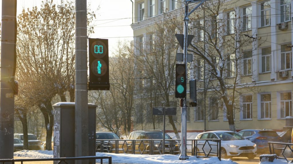 В Кирове заменены 5 самых устаревших светофоров