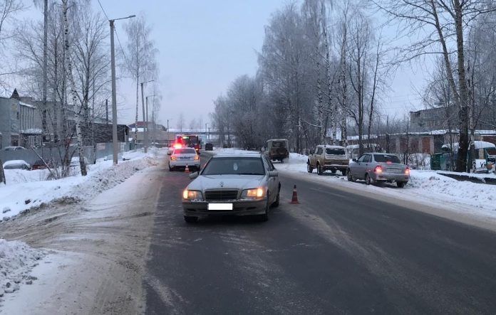 ГИБДД опубликовало сводку о происшествиях на дороге 30 декабря. По данным ведомства, на дорогах в Кирове и области произошло шесть дорожных аварий. В них пострадали шестеро.