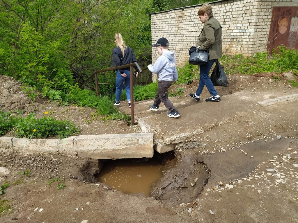 Администрацию Кирова обязали взять на баланс мост через Хлыновку