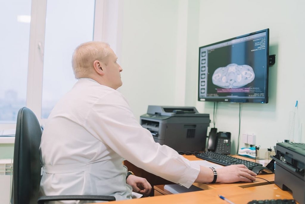 В Кирове онкологи удалили из живота мужчины опухоль весом 5,5 кг