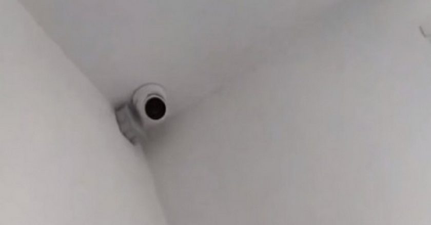 В кировской школе, где отмывали котлеты, в туалете установили видеокамеры