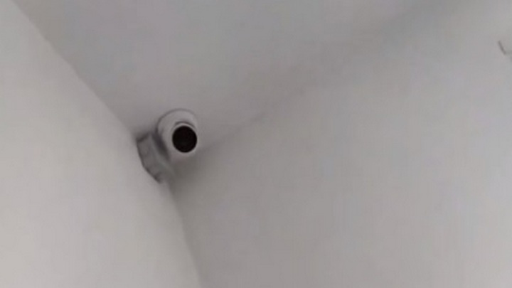 В кировской школе, где отмывали котлеты, в туалете установили видеокамеры