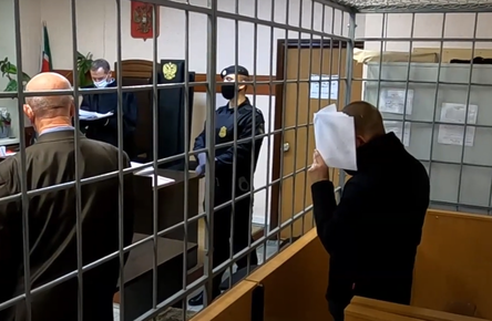 В Киров привезли из Казани маньяка, обвиняемого в 27 убийствах и покушениях