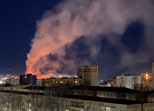 В Кирове ночью произошел пожар за железнодорожным переездом