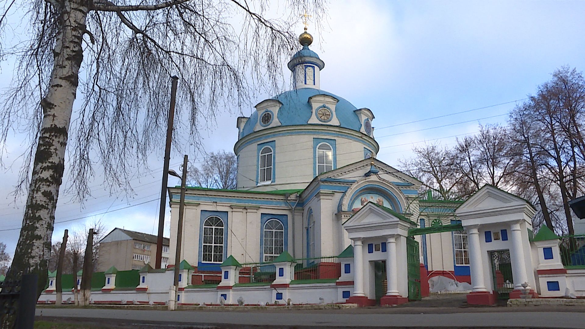 Погода яранск кировская. Г Яранск Кировской. Успенский собор в Яранске Кировской области. Яранск Киров. Яранск Кировская область площадь.